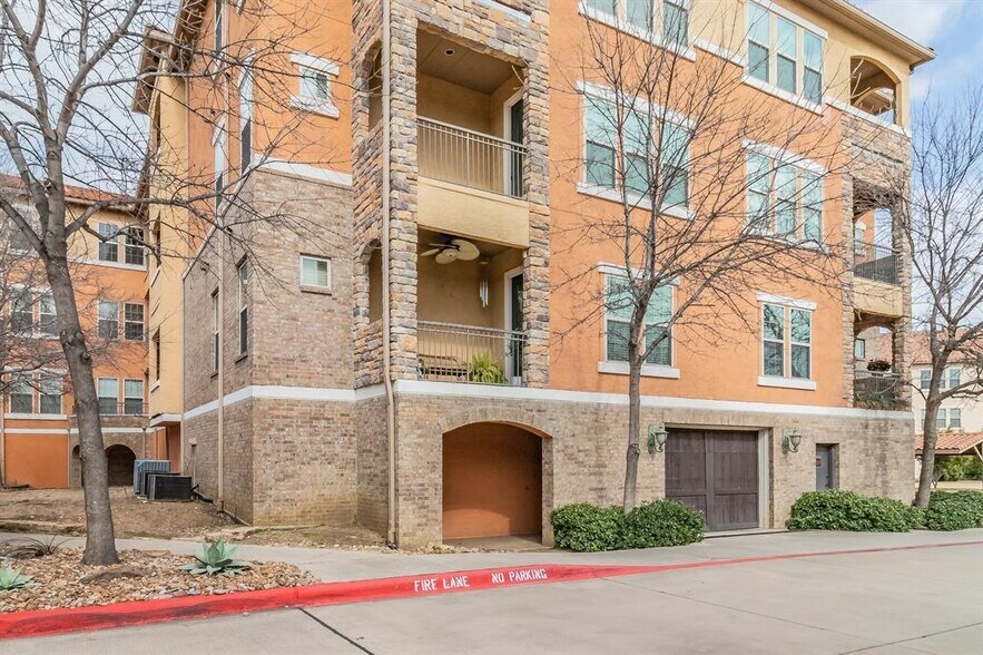 Building Photo - 610 Via Ravello Via