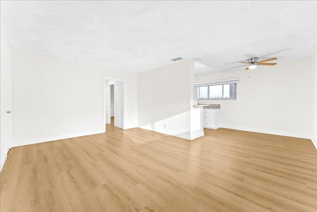 Primary Photo - 3116 W 99th St