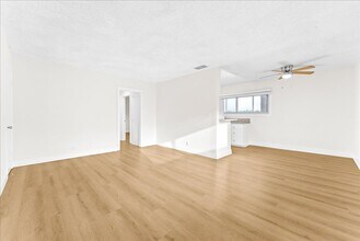 Building Photo - 3116 W 99th St