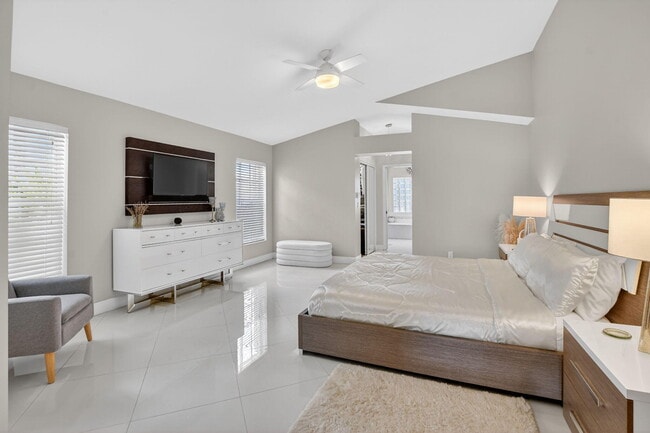 Building Photo - 6362 Brava Way