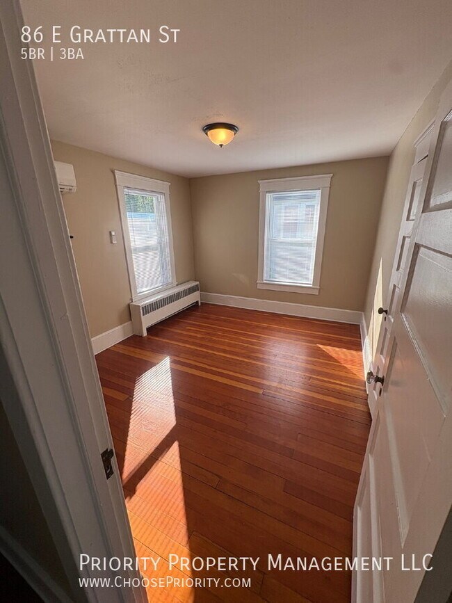 Building Photo - 86 E Grattan St