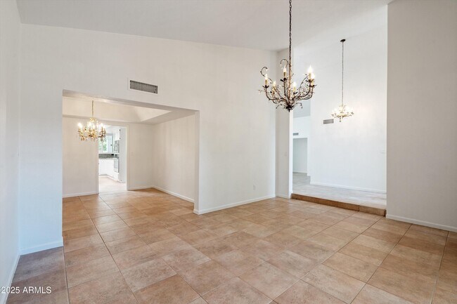 Building Photo - 7250 E Paradise Dr