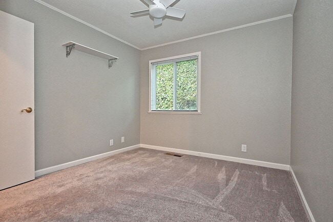 Building Photo - $3,950 -- STUNNING 4B/2BTH HOME IN BRIAR H...