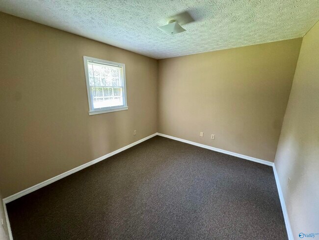 Building Photo - 16467 Hampton Ln