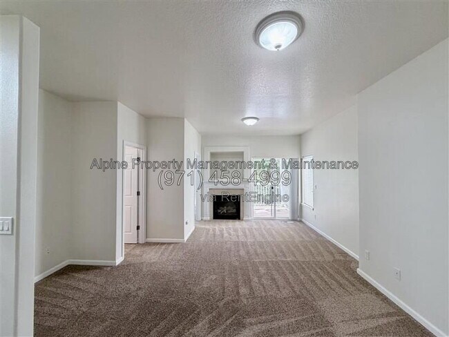 Building Photo - 13592 SW Mapleview Ln