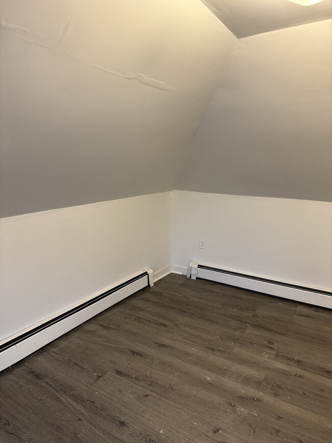 Building Photo - 722 Eureka St