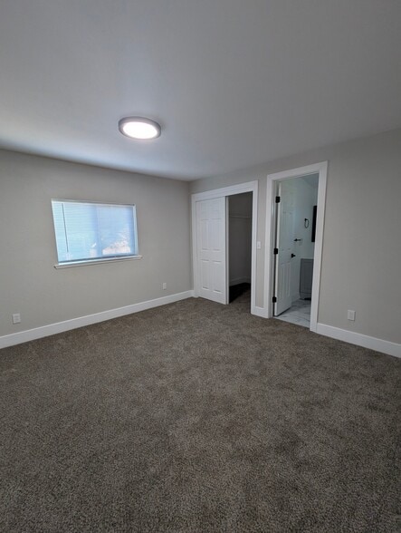 Building Photo - 4940 Virginia St
