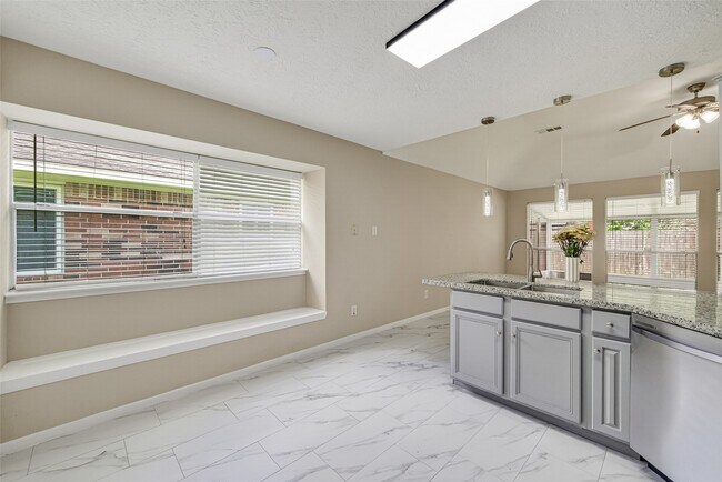 Building Photo - 16514 Camino Del Sol Dr