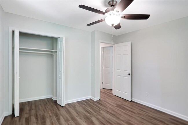 Building Photo - 46 Coopers Glen Dr SW