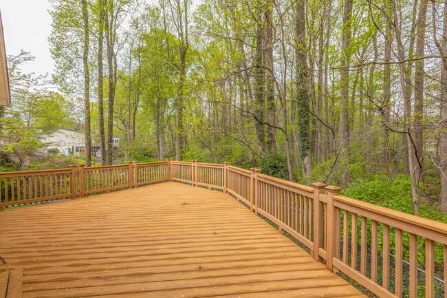 Building Photo - 3303 Spring Lake Ct