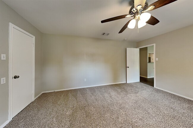 Building Photo - 3419 Shadowcrest Ln