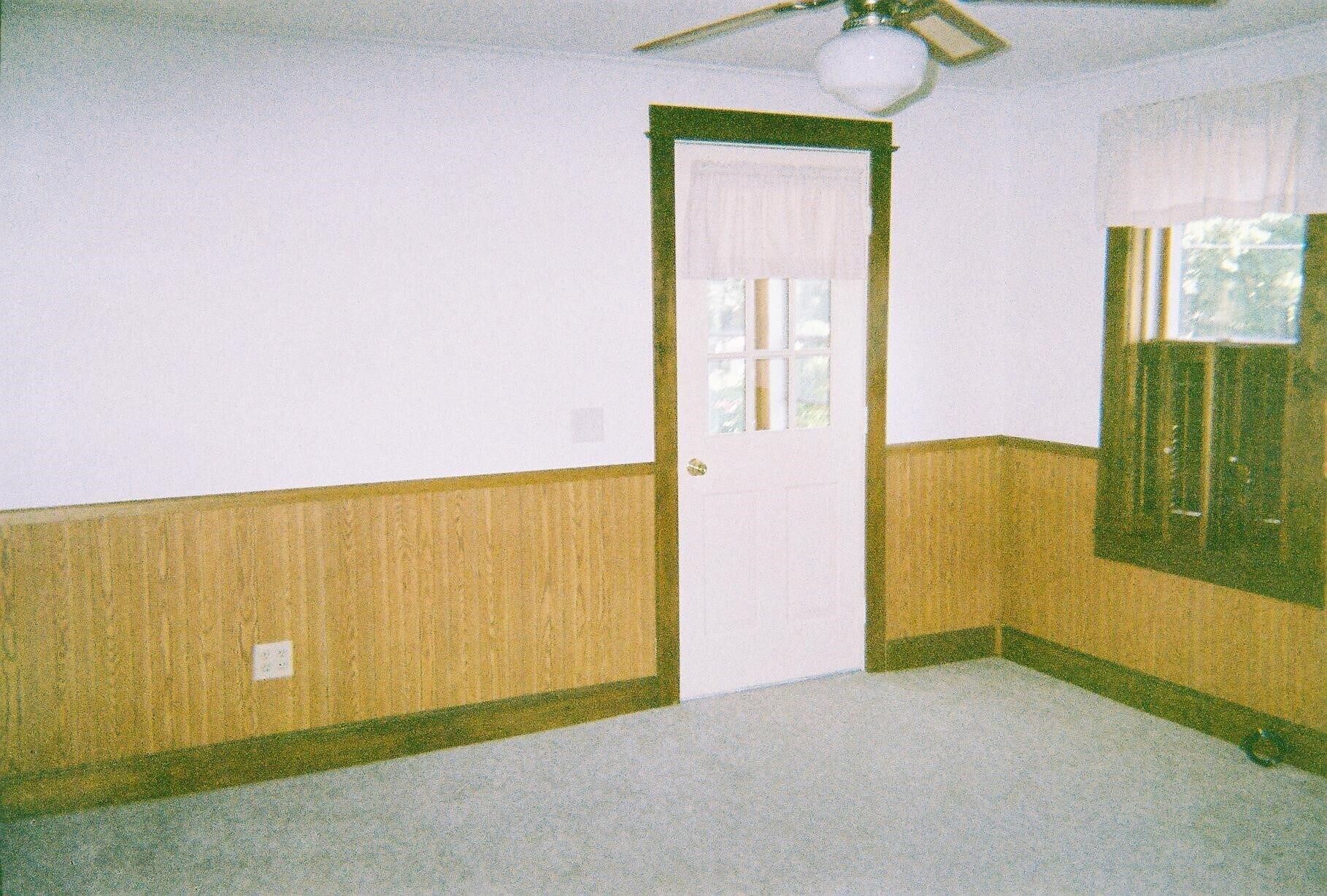 Living Room - 401 Lewis St