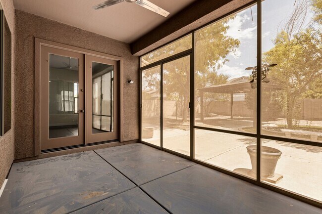 Building Photo - 3 Bedroom with Den in Chandler