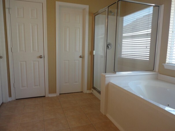 Building Photo - 18319 Fieldbluff Ln