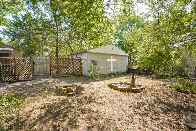 Building Photo - Available for Lease!! Live in a unique piece of Stillwater history!