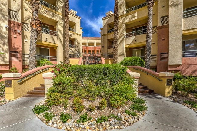 Building Photo - 260 E Flamingo Rd