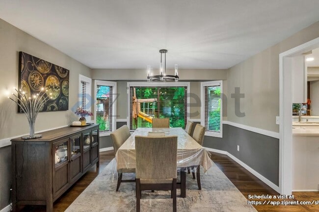 Building Photo - 905 224th Ave NE