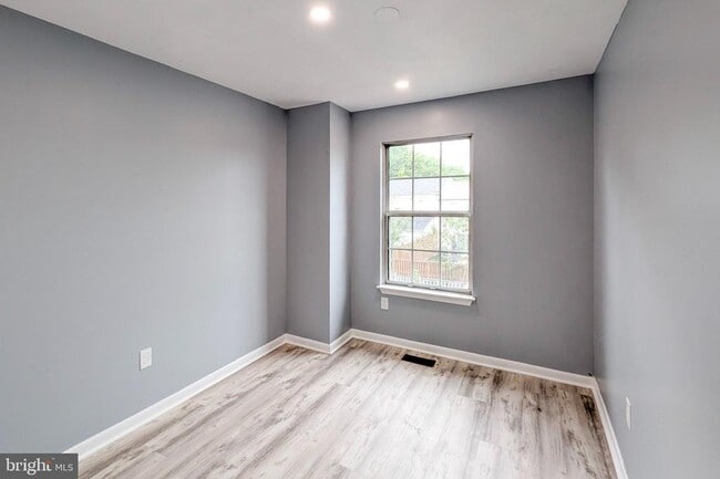 Building Photo - 517 Gloucester Ct