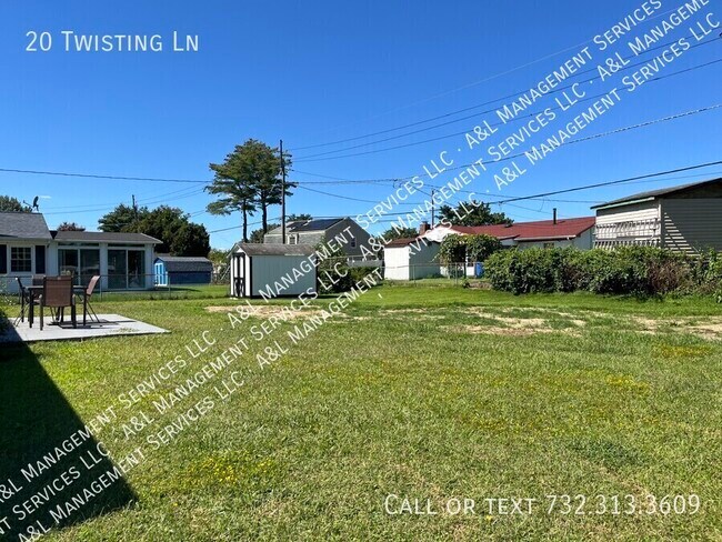 Primary Photo - 20 Twisting Ln