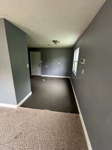 Building Photo - 523 St Paul Dr