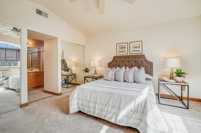 Building Photo - 1561 Spring Ct