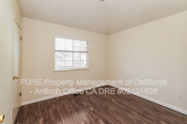 Building Photo - 1100 Twinbridge Ct