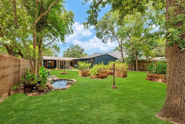 Building Photo - 3914 Ella Blvd