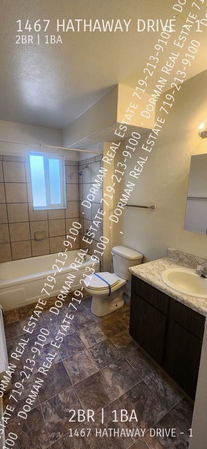 Building Photo - 1467 Hathaway Dr