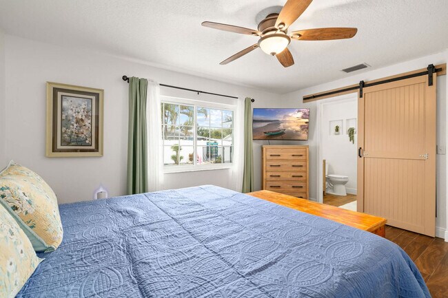 Building Photo - 6398 Woodland Blvd