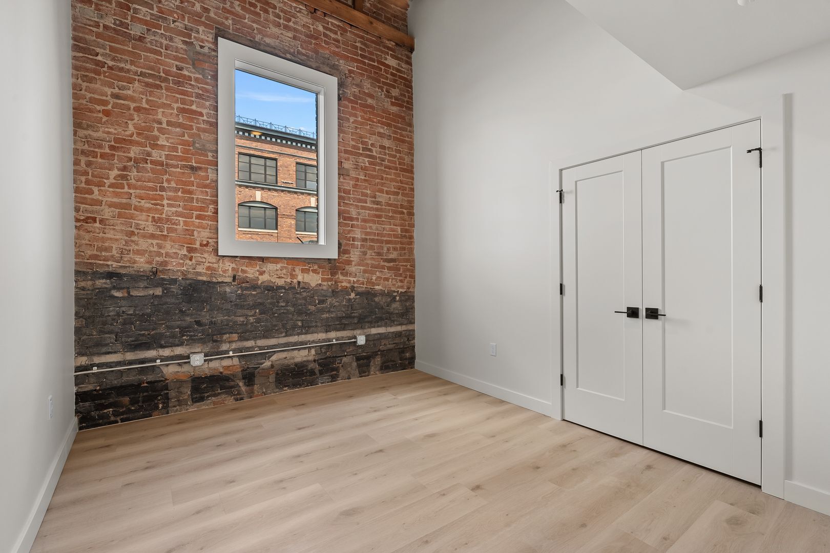 Building Photo - 266 E Michigan Ave