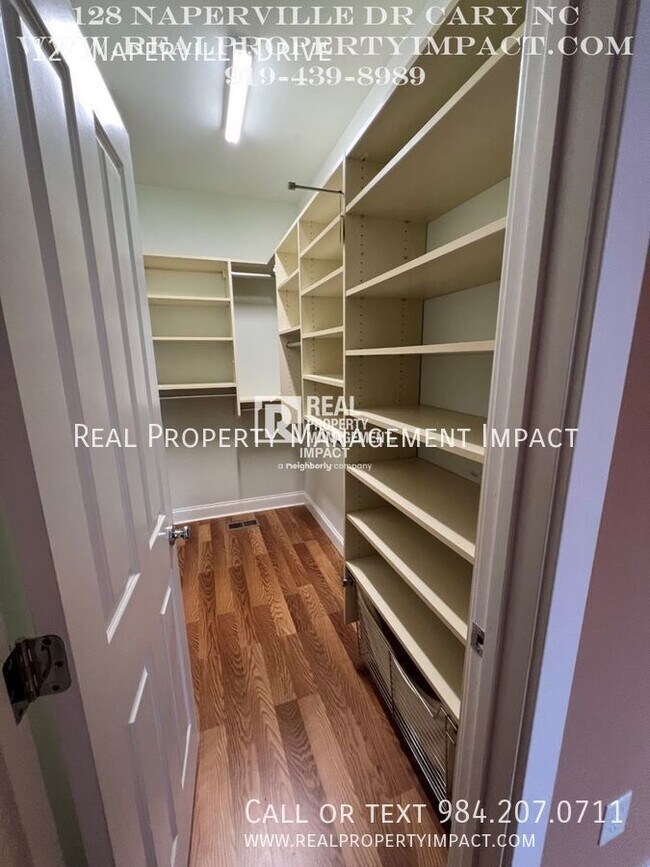 Building Photo - 128 Naperville Dr