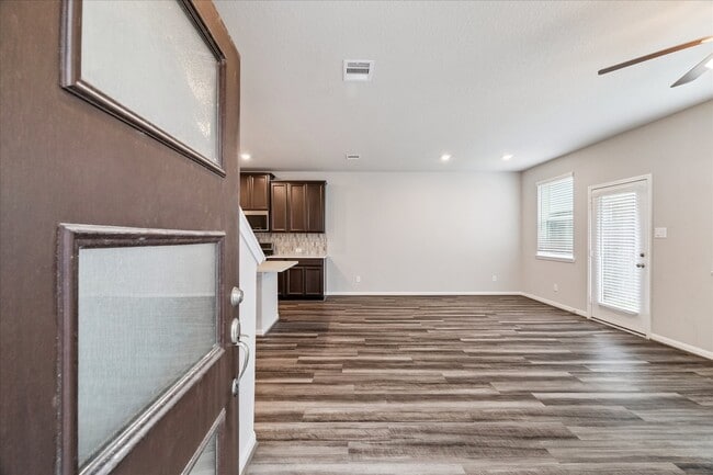 Building Photo - 5502 Cuerta St