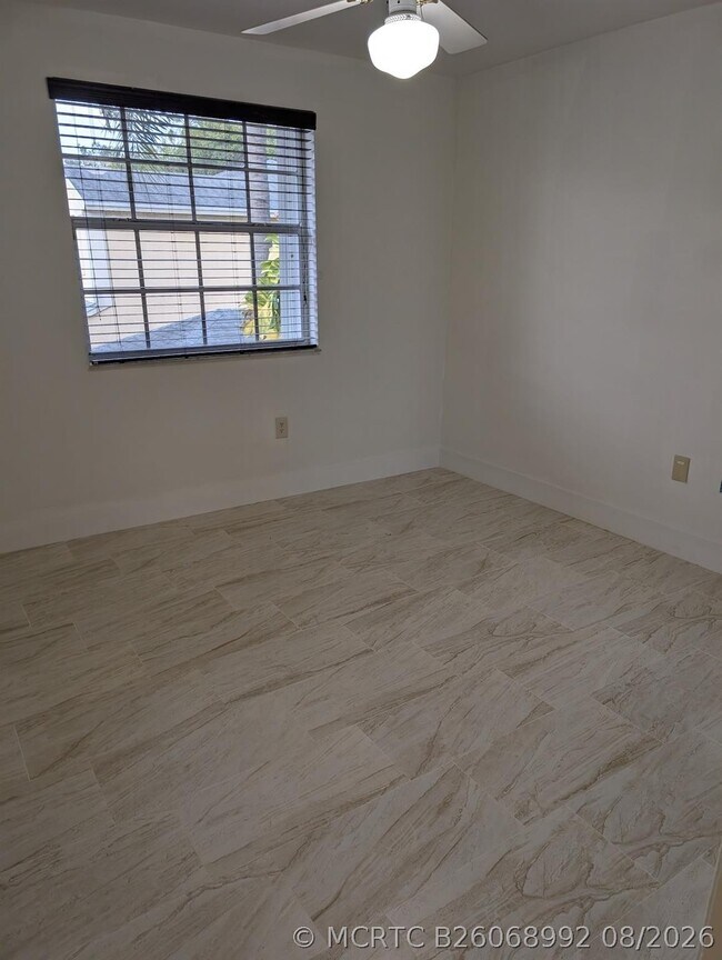 Building Photo - 9851 SW 117th Ct