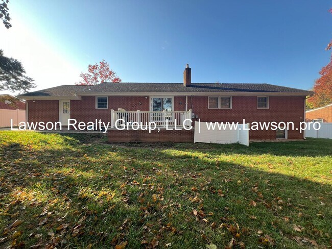 Building Photo - Very Nice & Spacious Home in Hidden Valley Neighborhood - Pet Friendly!