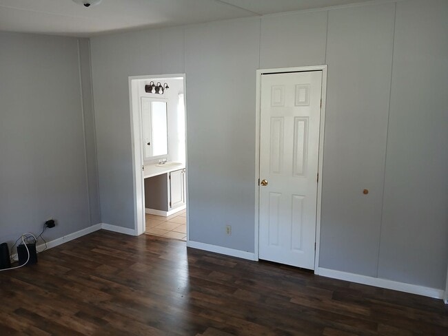 Building Photo - 251 Flat Creek Ln