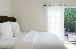 Building Photo - 6230 Lindenhurst Ave