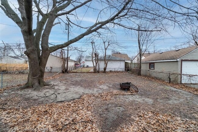 Building Photo - 23141 Harding Ave