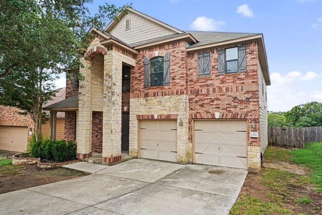 Building Photo - Spacious Live Oak Home Backing to a Greenbelt - Realtor Commission: $500