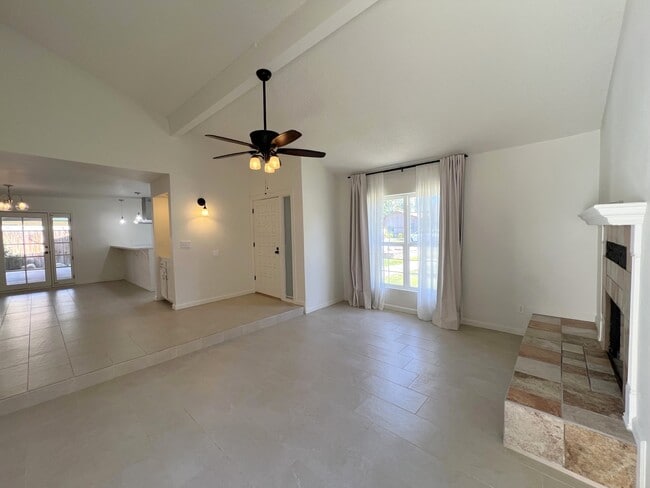 Building Photo - 7415 Hooper Ave