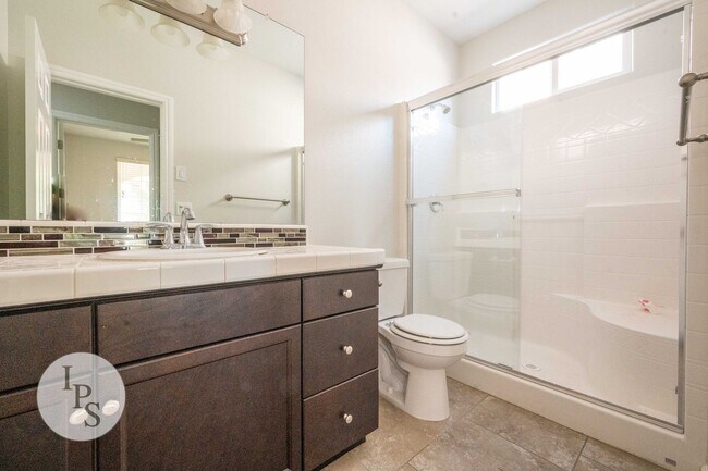 Building Photo - Clovis Eastside Home, 4BR/3BA, Built 2017 - Lots of Amenities!