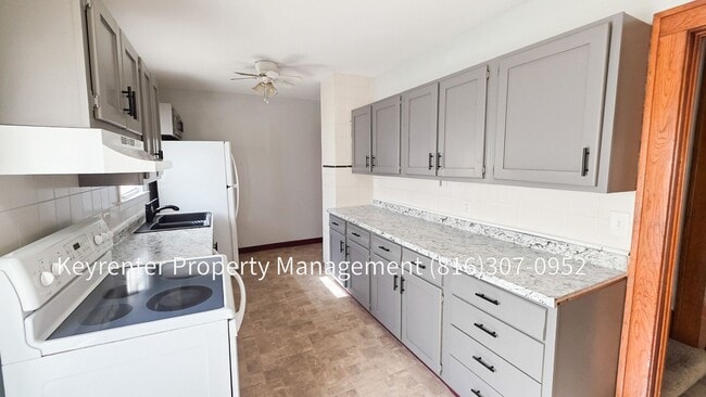 Building Photo - 1418 N 27th St