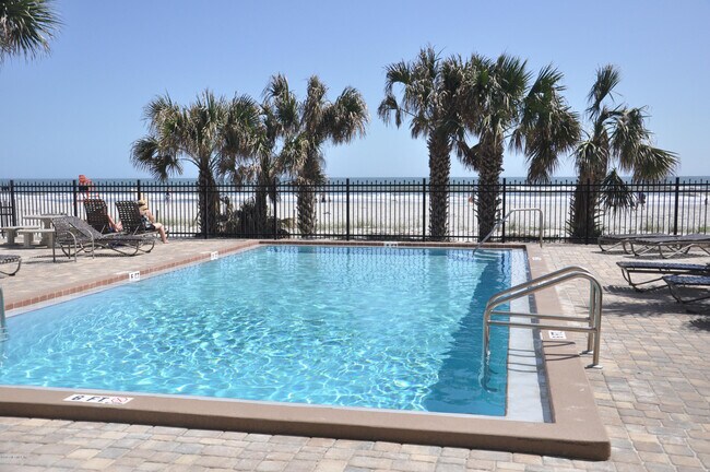 Building Photo - 601 1st St