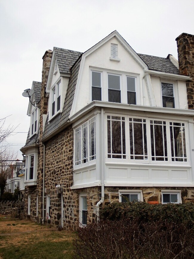 Building Photo - 1018 E 36th St