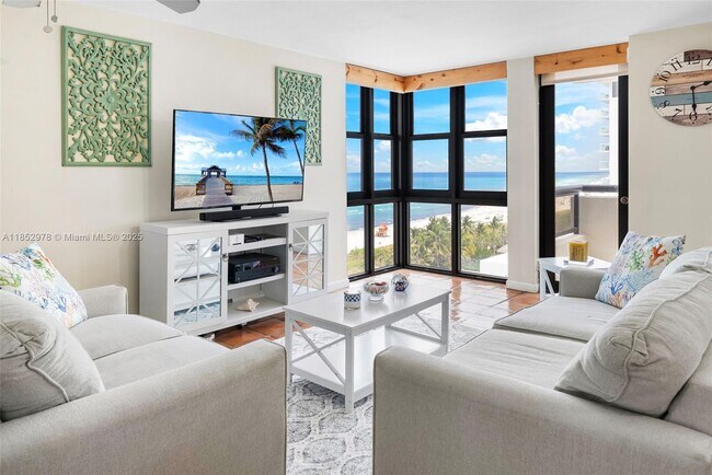 Primary Photo - 2555 Collins Ave