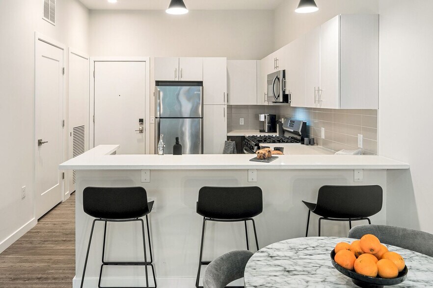 Building Photo - 240 Congress Ave