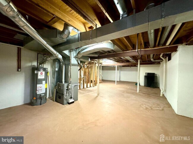 Building Photo - 104 Sayre Dr