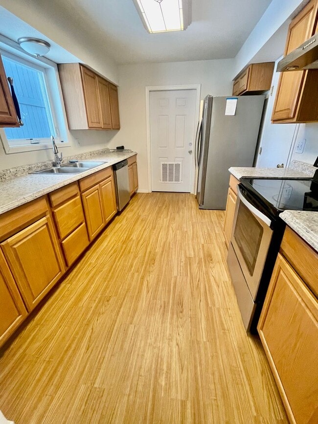 Building Photo - 3 Bd Home for Rent in Fairbanks!
