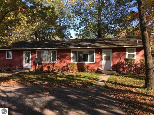 Primary Photo - PHOTOS COMING SOON!!! Newly Remodeled 2 Be...