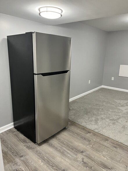 Building Photo - 2317 Glenmore Terrace