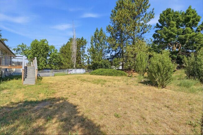 Building Photo - 10923 E 16th Ave
